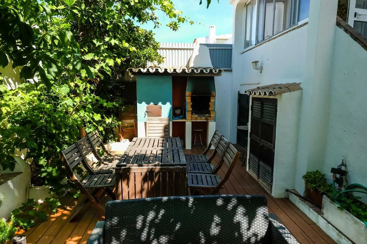 Lovely Family House Faro 0*,