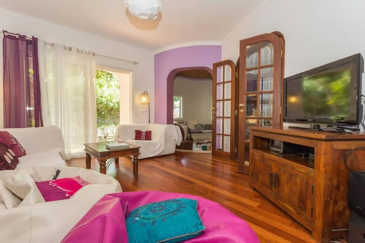 Lovely Family House Faro 0*,