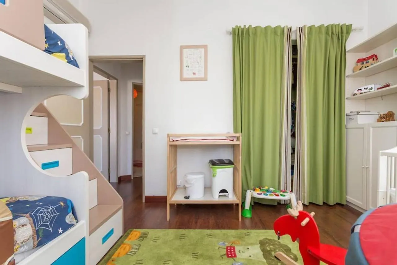 Lovely Family House Faro 0*,