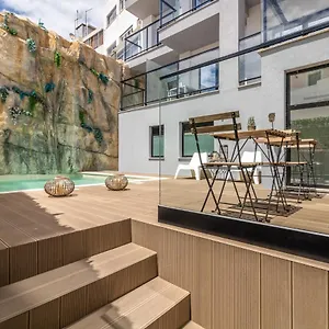 Roots Apartmanhotel